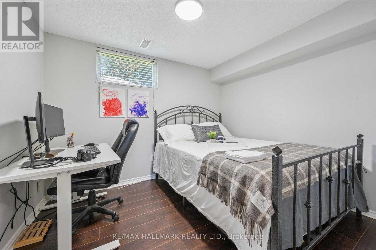 32 Warwick Court, Kitchener, ON - Indoor Photo Showing Bedroom