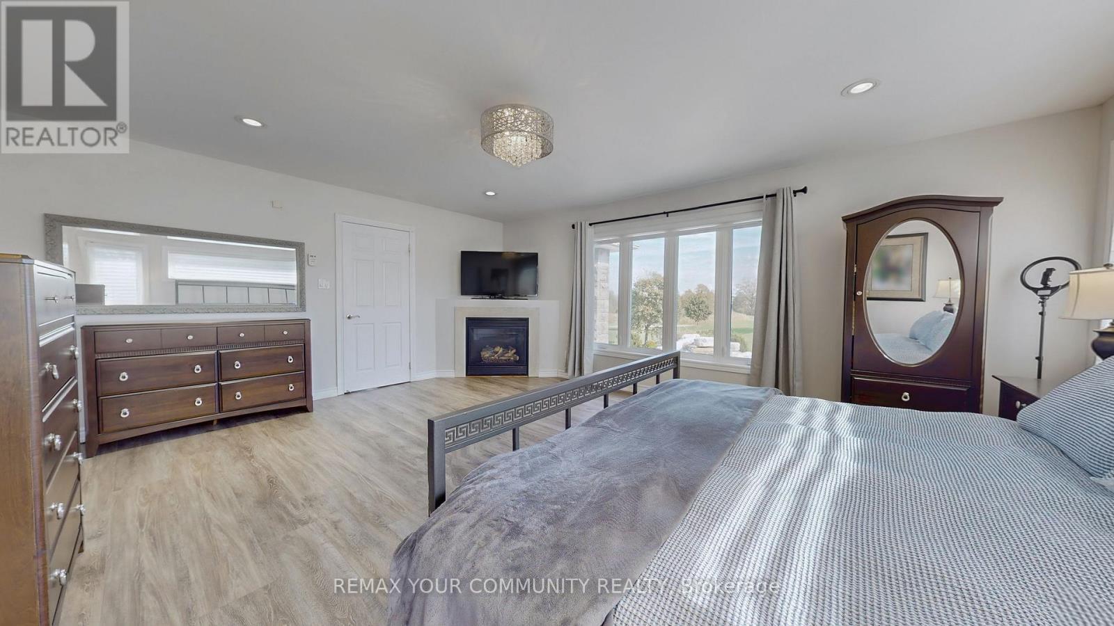 1065 20Th Side Road, King, ON - Indoor Photo Showing Bedroom