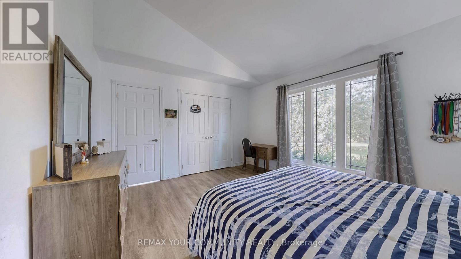 1065 20Th Side Road, King, ON - Indoor Photo Showing Bedroom