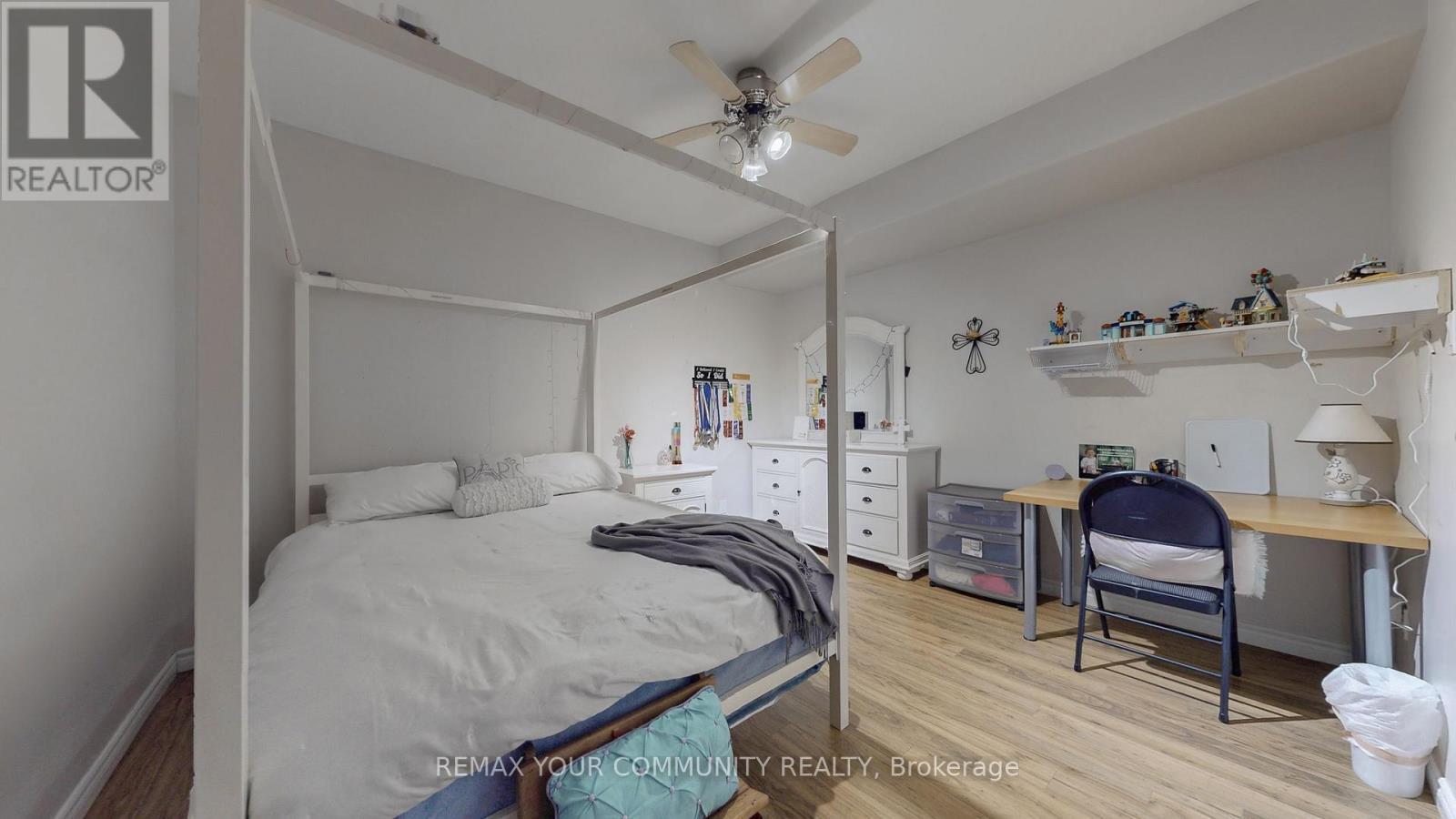 1065 20Th Side Road, King, ON - Indoor Photo Showing Bedroom
