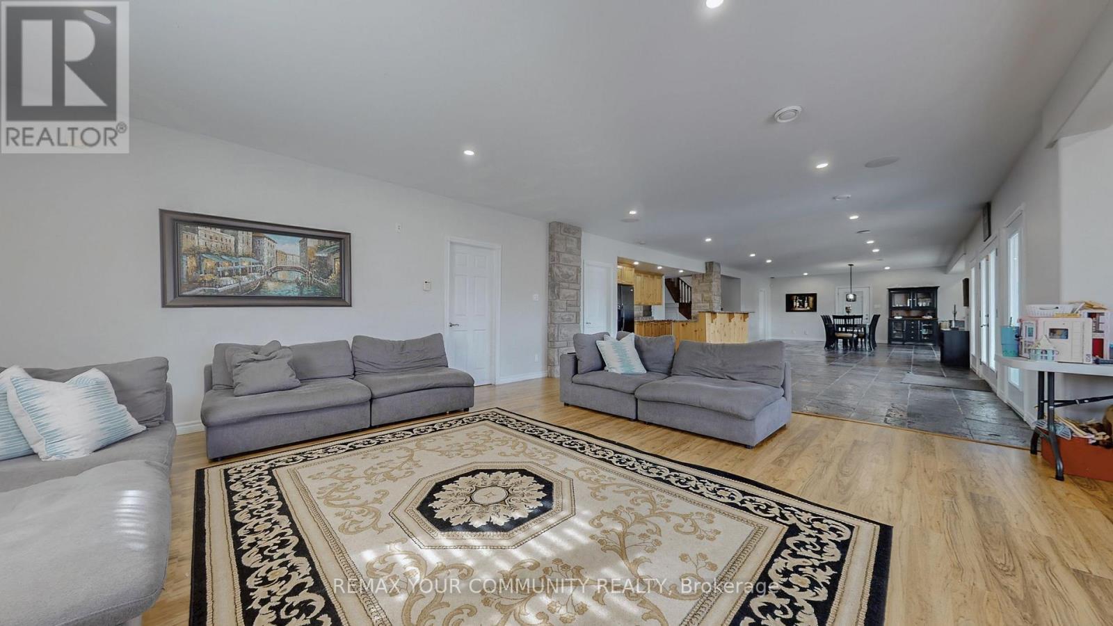 1065 20Th Side Road, King, ON - Indoor Photo Showing Living Room