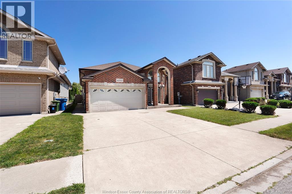 4553 Osaka Circle, Windsor, ON - Outdoor With Facade