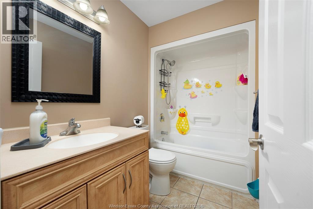 4553 Osaka Circle, Windsor, ON - Indoor Photo Showing Bathroom