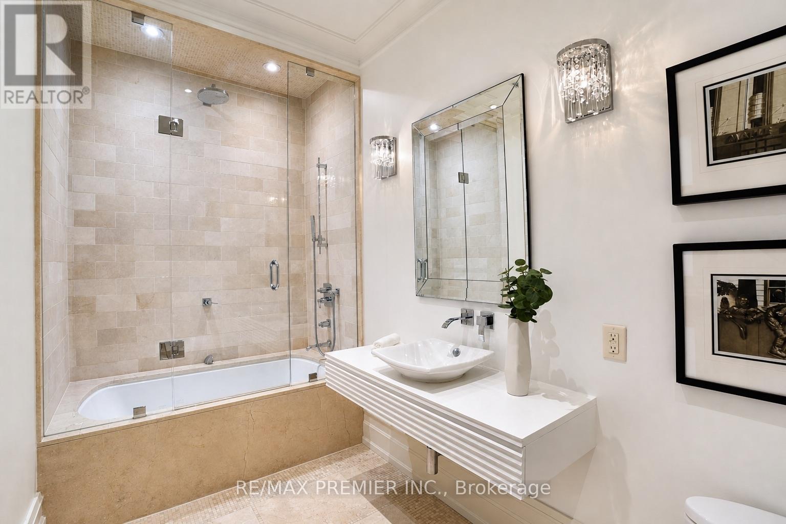 6 The Bridle Path, Toronto, ON - Indoor Photo Showing Bathroom