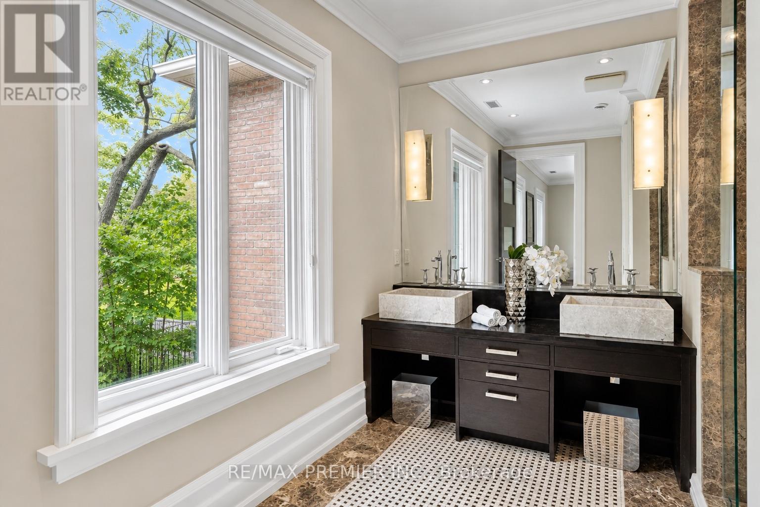 6 The Bridle Path, Toronto, ON - Indoor Photo Showing Other Room