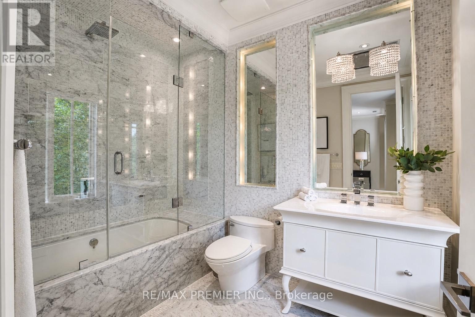 6 The Bridle Path, Toronto, ON - Indoor Photo Showing Bathroom