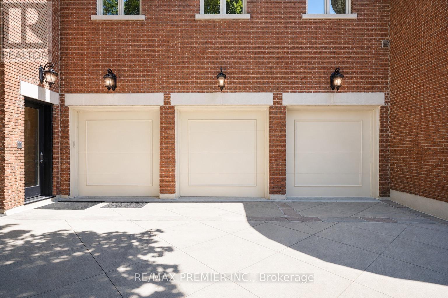 6 The Bridle Path, Toronto, ON - Outdoor With Exterior