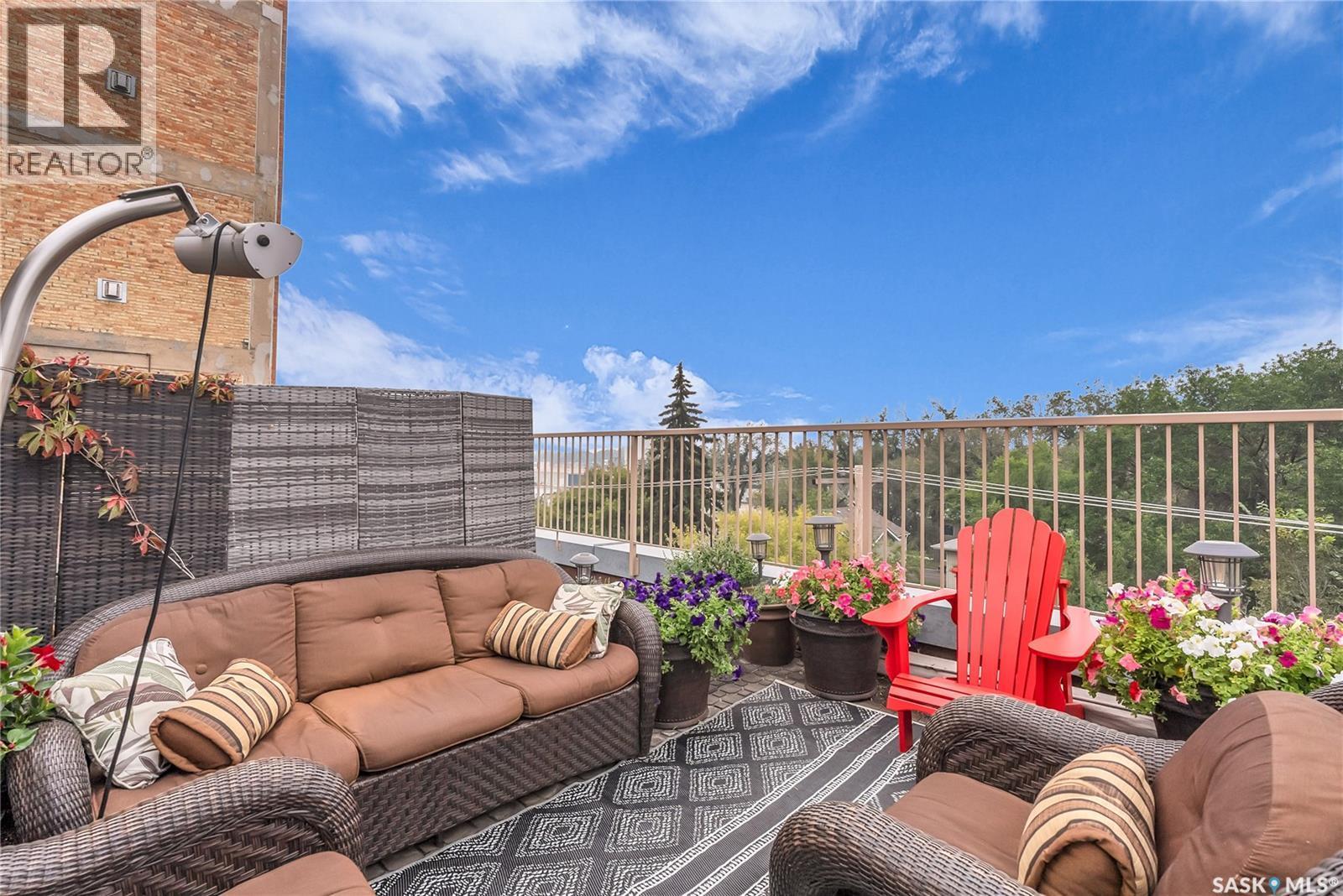 206 211 D Avenue N, Saskatoon, SK - Outdoor With Deck Patio Veranda