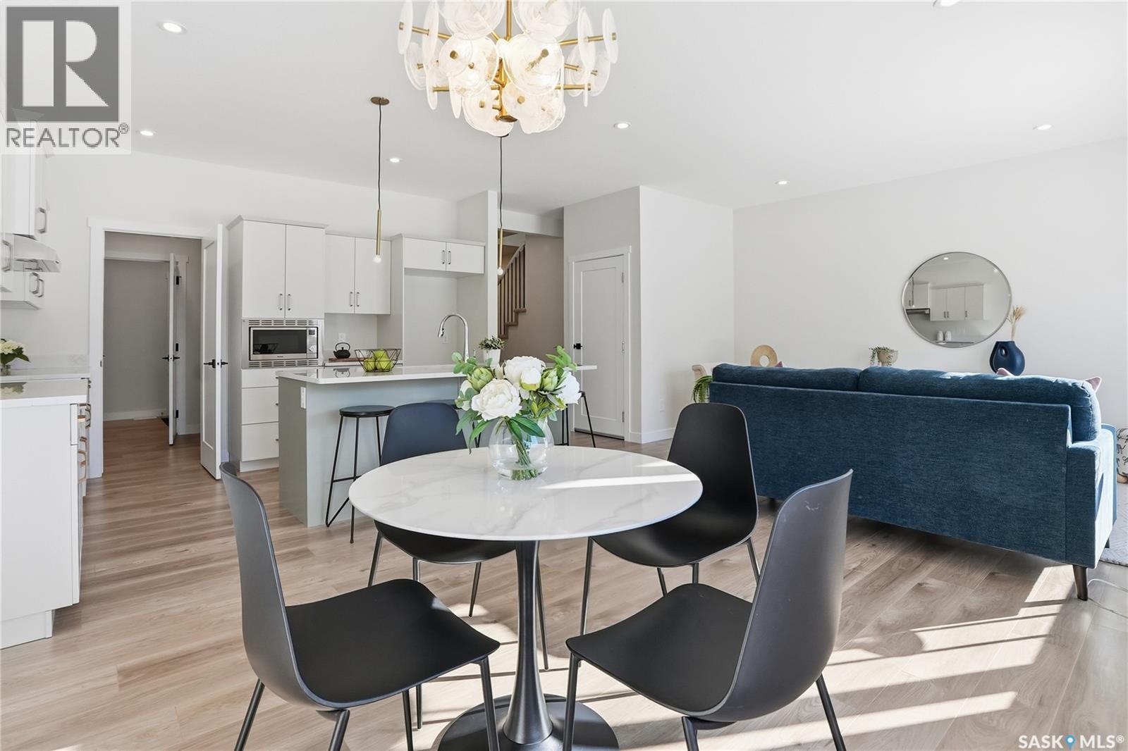 211 Amisk Way, Saskatoon, SK - Indoor Photo Showing Dining Room