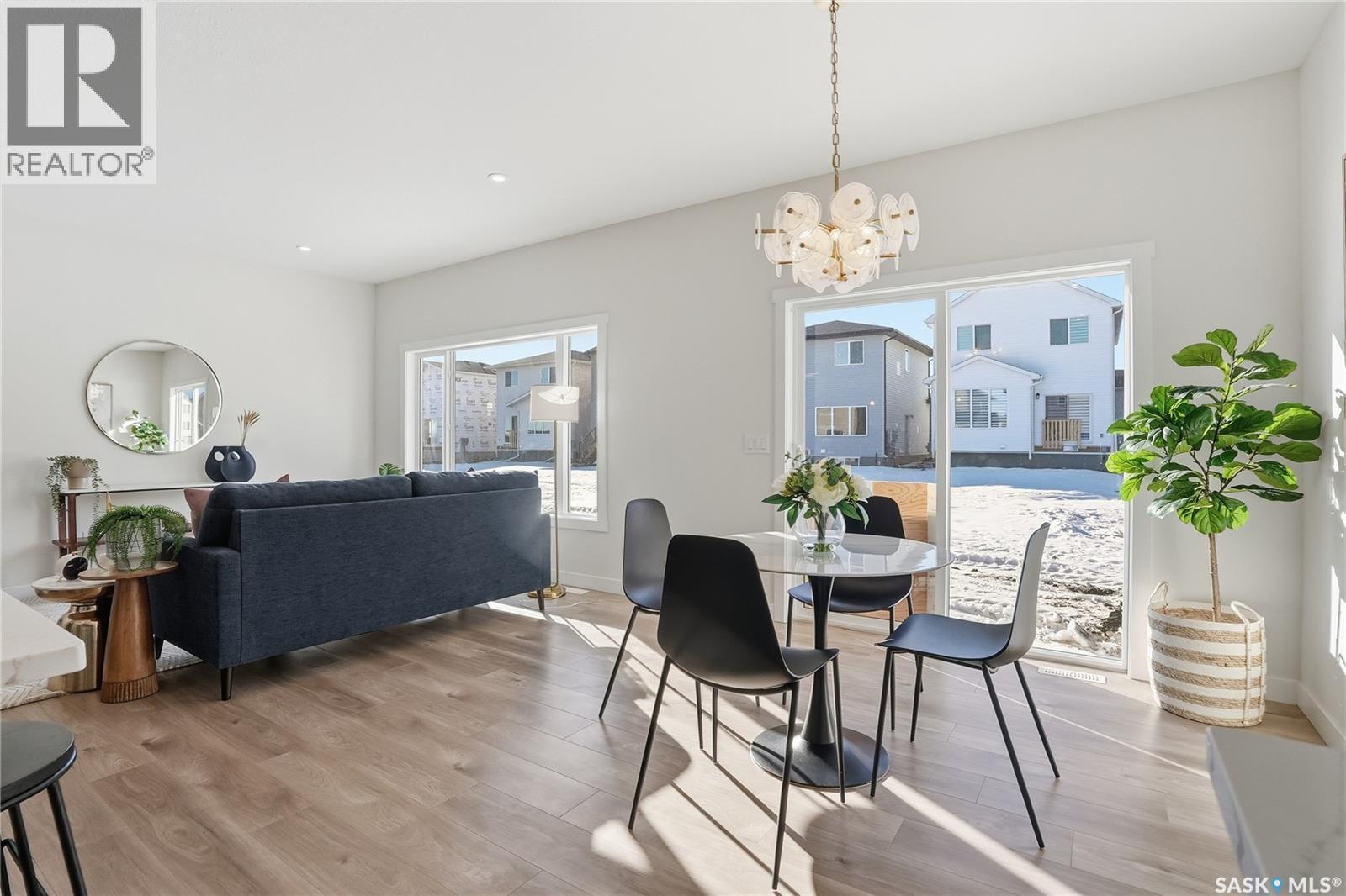 211 Amisk Way, Saskatoon, SK - Indoor Photo Showing Dining Room