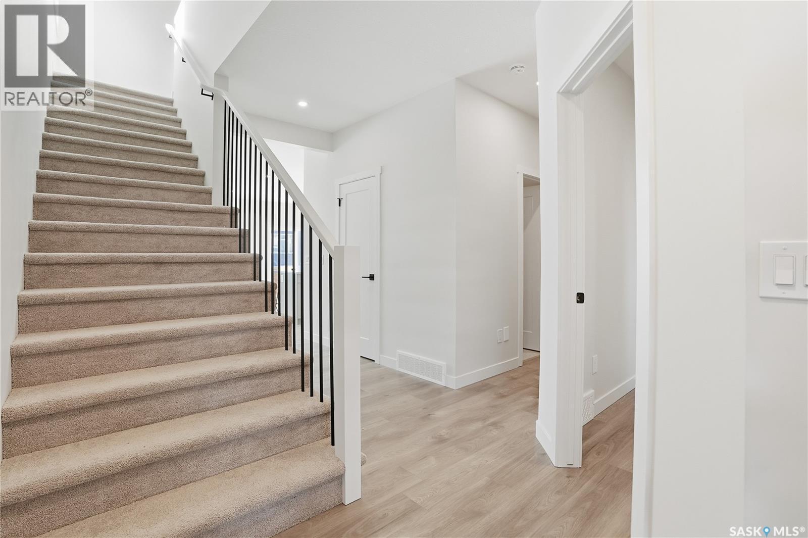 211 Amisk Way, Saskatoon, SK - Indoor Photo Showing Other Room