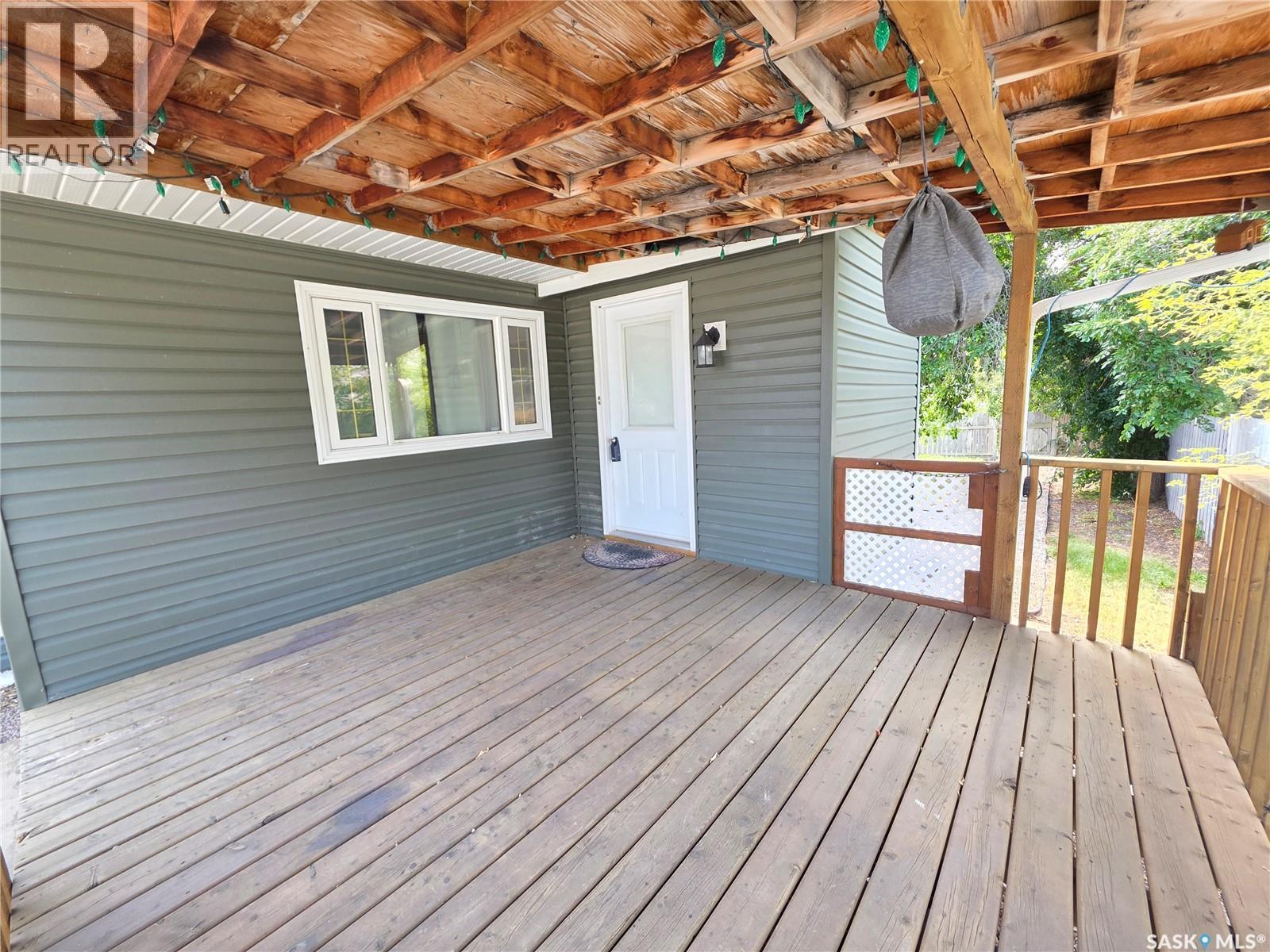 1119 Chaplin Street E, Swift Current, SK - Outdoor With Exterior