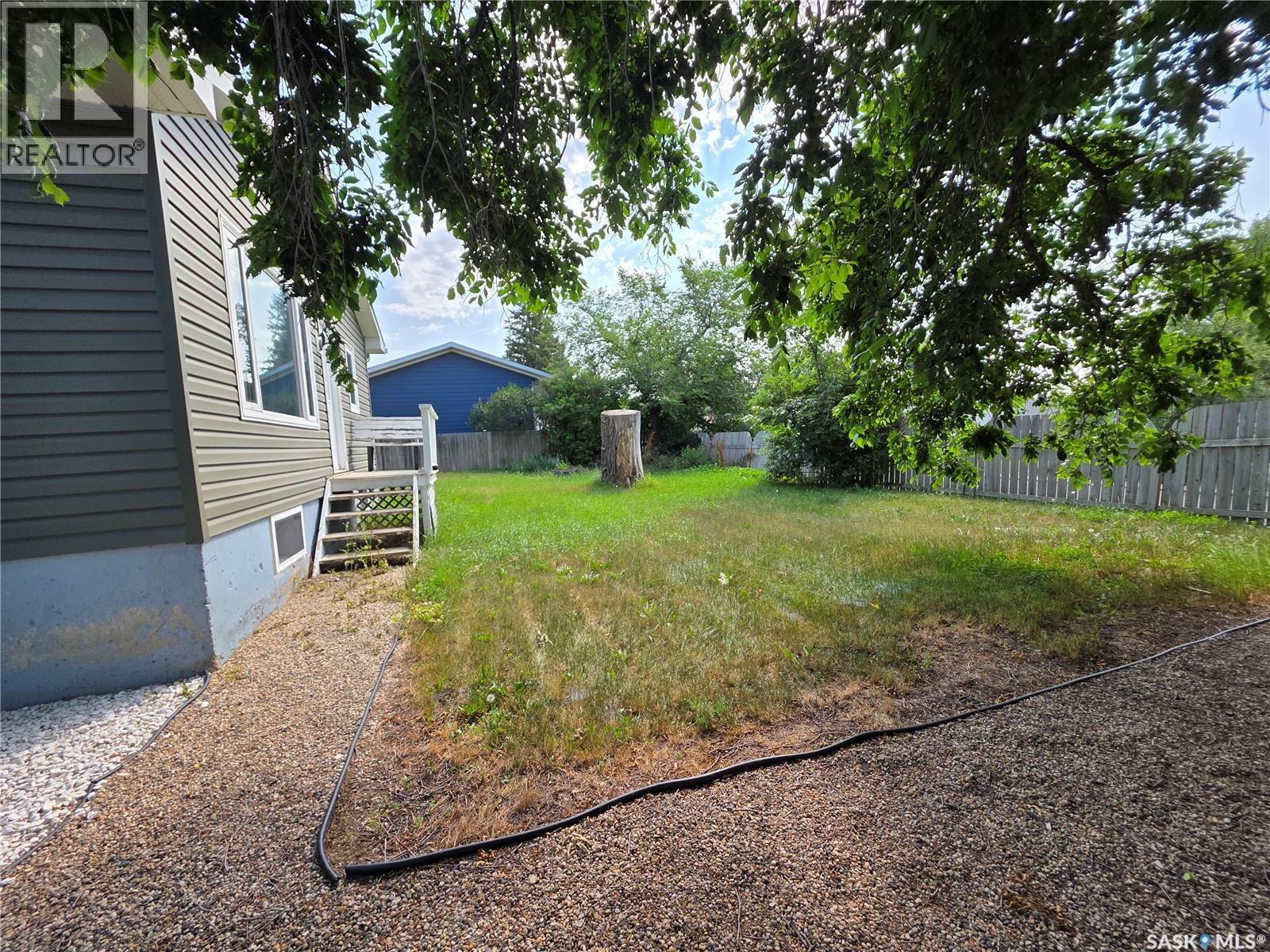 1119 Chaplin Street E, Swift Current, SK - Outdoor