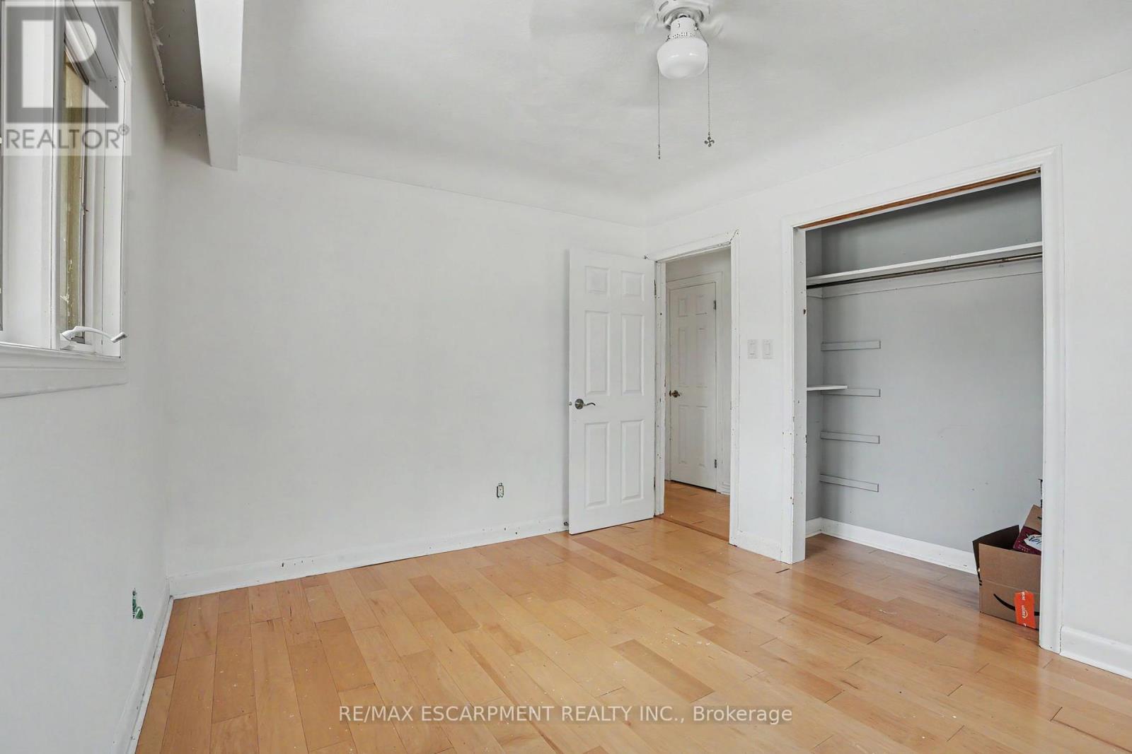100 Hardale Crescent, Hamilton, ON - Indoor Photo Showing Other Room
