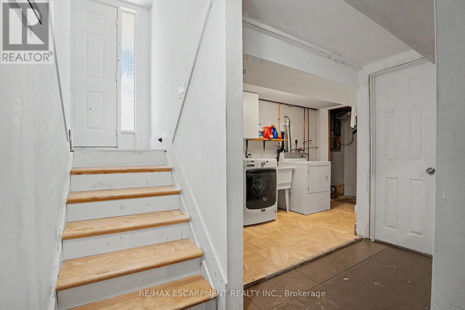 100 Hardale Crescent, Hamilton, ON - Indoor