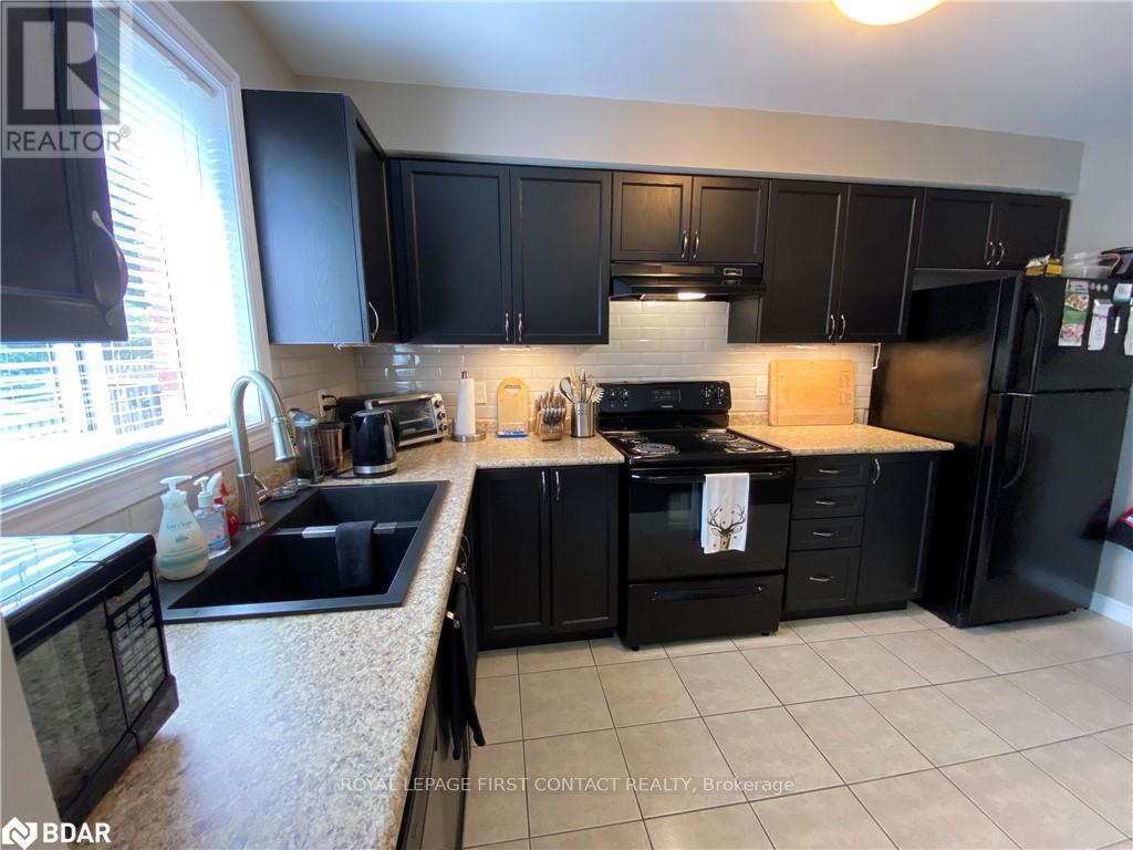 63 Sydenham, Barrie, ON - Indoor Photo Showing Kitchen With Double Sink