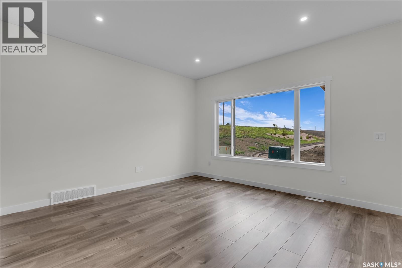 207 Amisk Way, Saskatoon, SK - Indoor Photo Showing Other Room