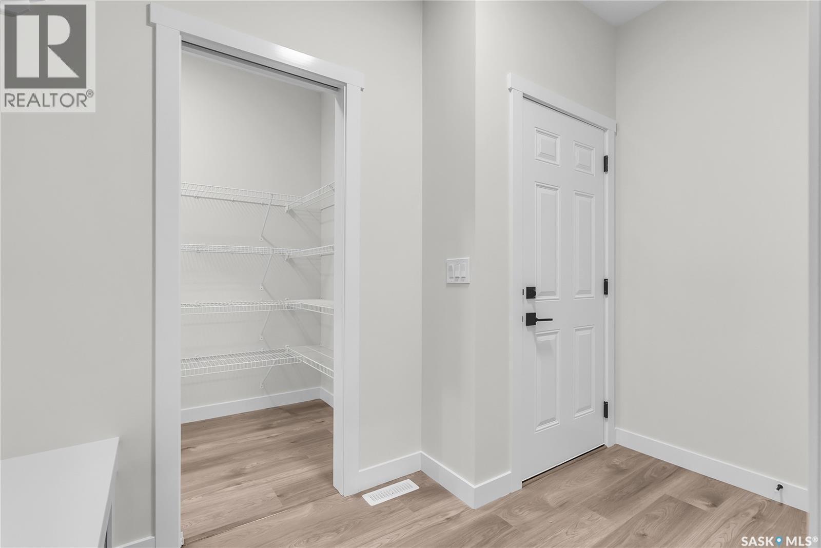 207 Amisk Way, Saskatoon, SK - Indoor