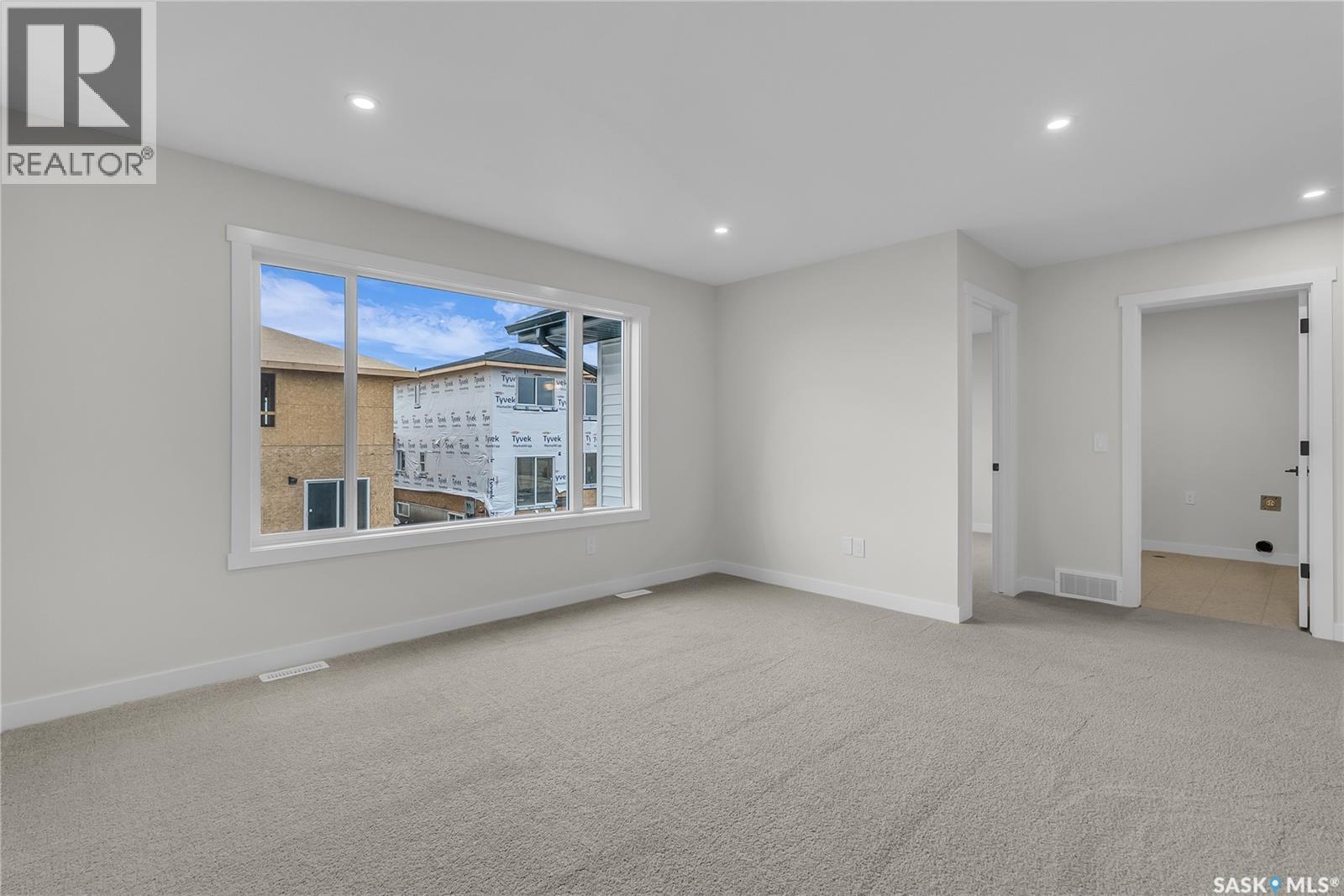 207 Amisk Way, Saskatoon, SK - Indoor Photo Showing Other Room
