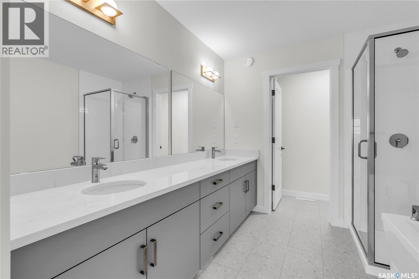 207 Amisk Way, Saskatoon, SK - Indoor Photo Showing Bathroom