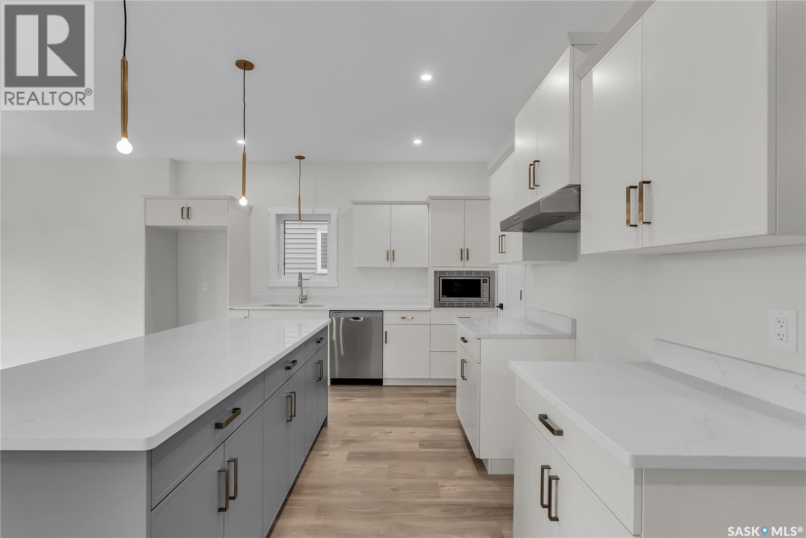 207 Amisk Way, Saskatoon, SK - Indoor Photo Showing Kitchen