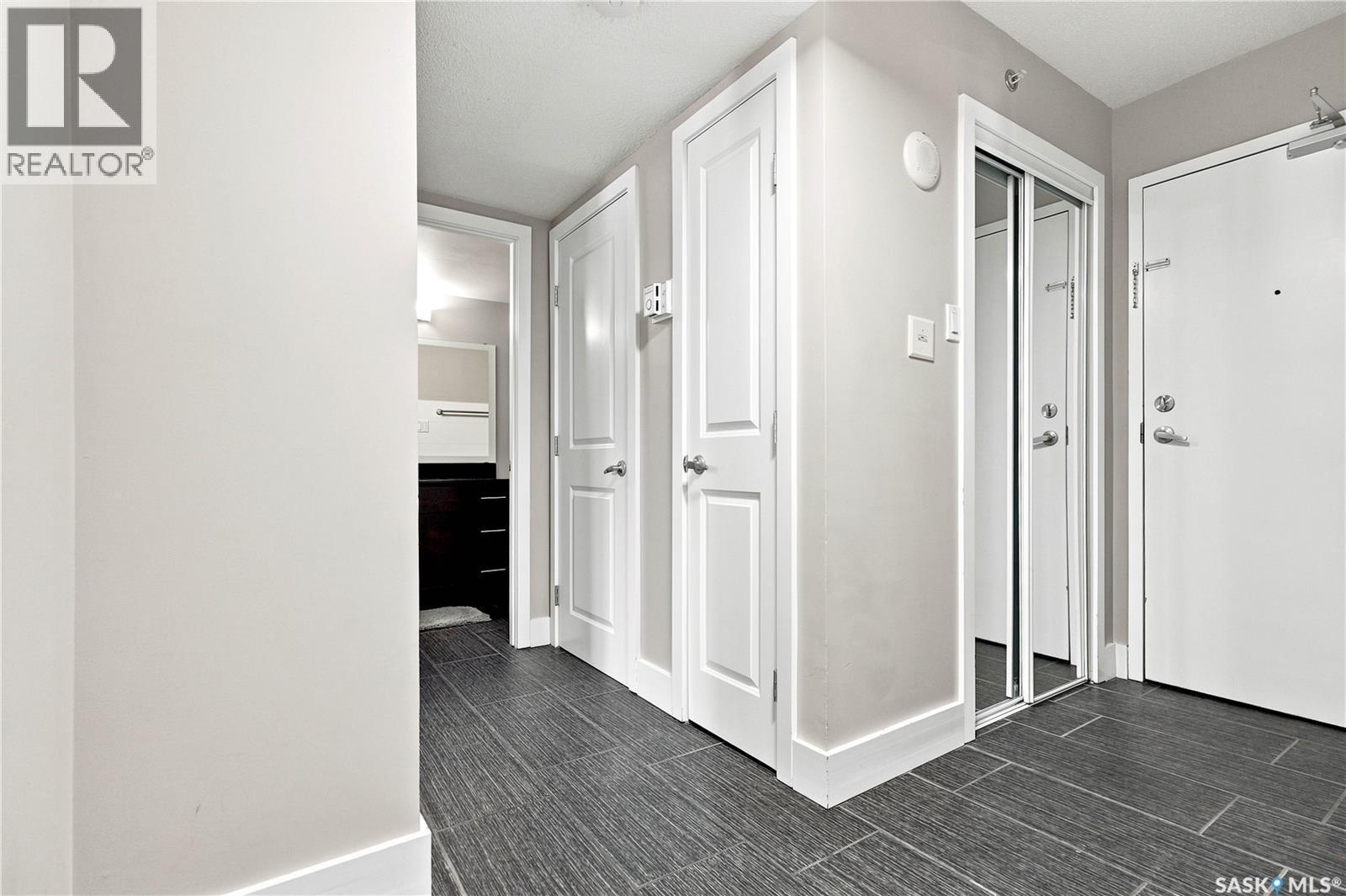 205 320 5Th Avenue N, Saskatoon, SK - Indoor Photo Showing Other Room