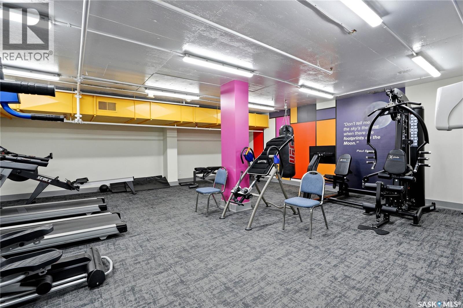 205 320 5Th Avenue N, Saskatoon, SK - Indoor Photo Showing Gym Room