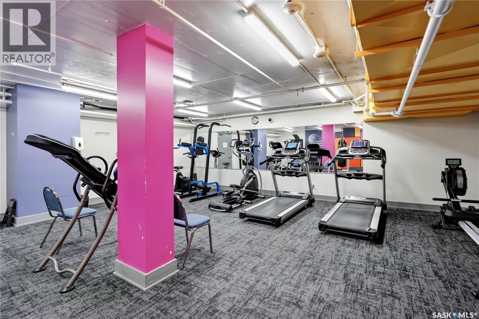 205 320 5Th Avenue N, Saskatoon, SK - Indoor Photo Showing Gym Room
