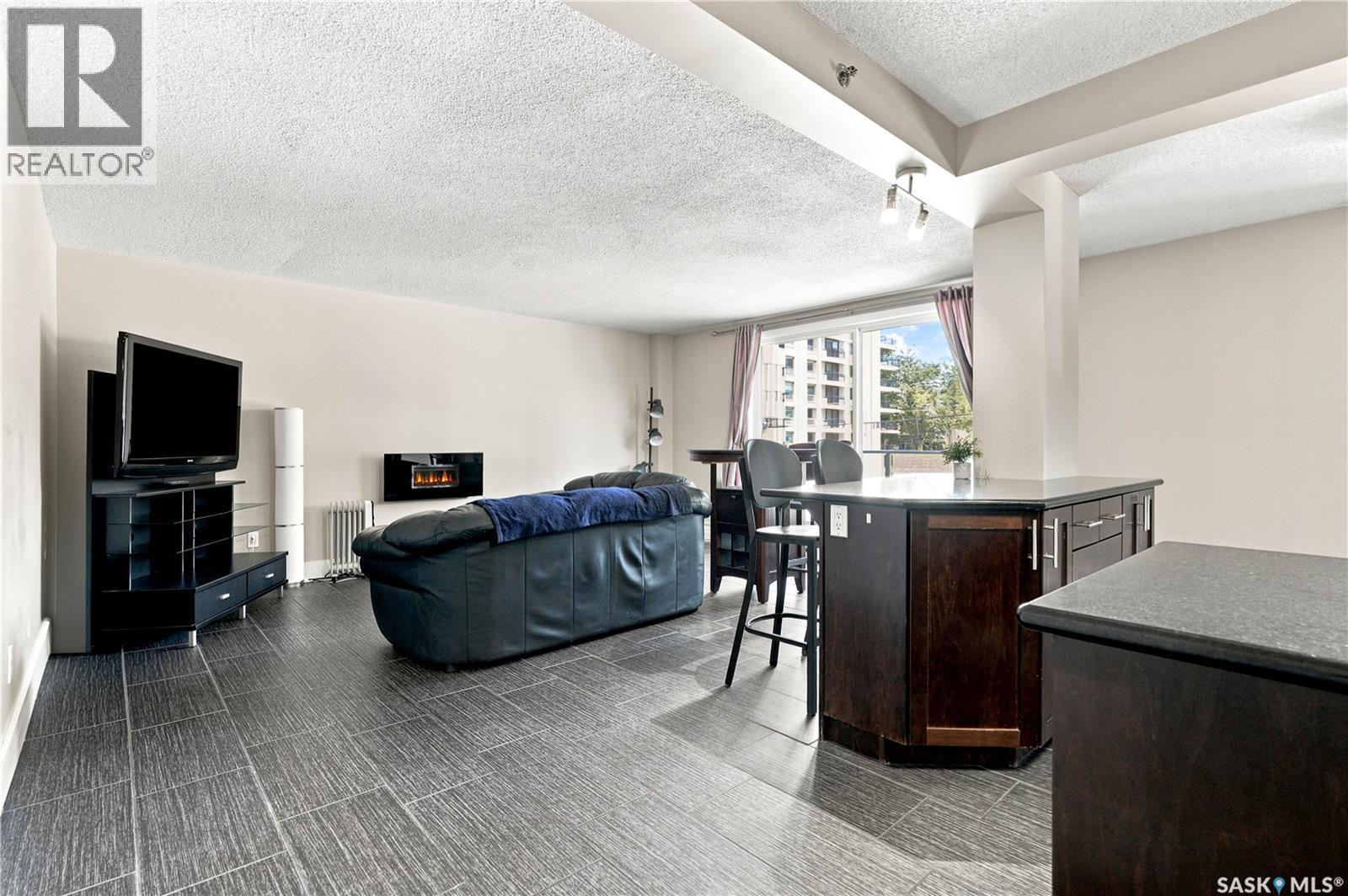 205 320 5Th Avenue N, Saskatoon, SK - Indoor
