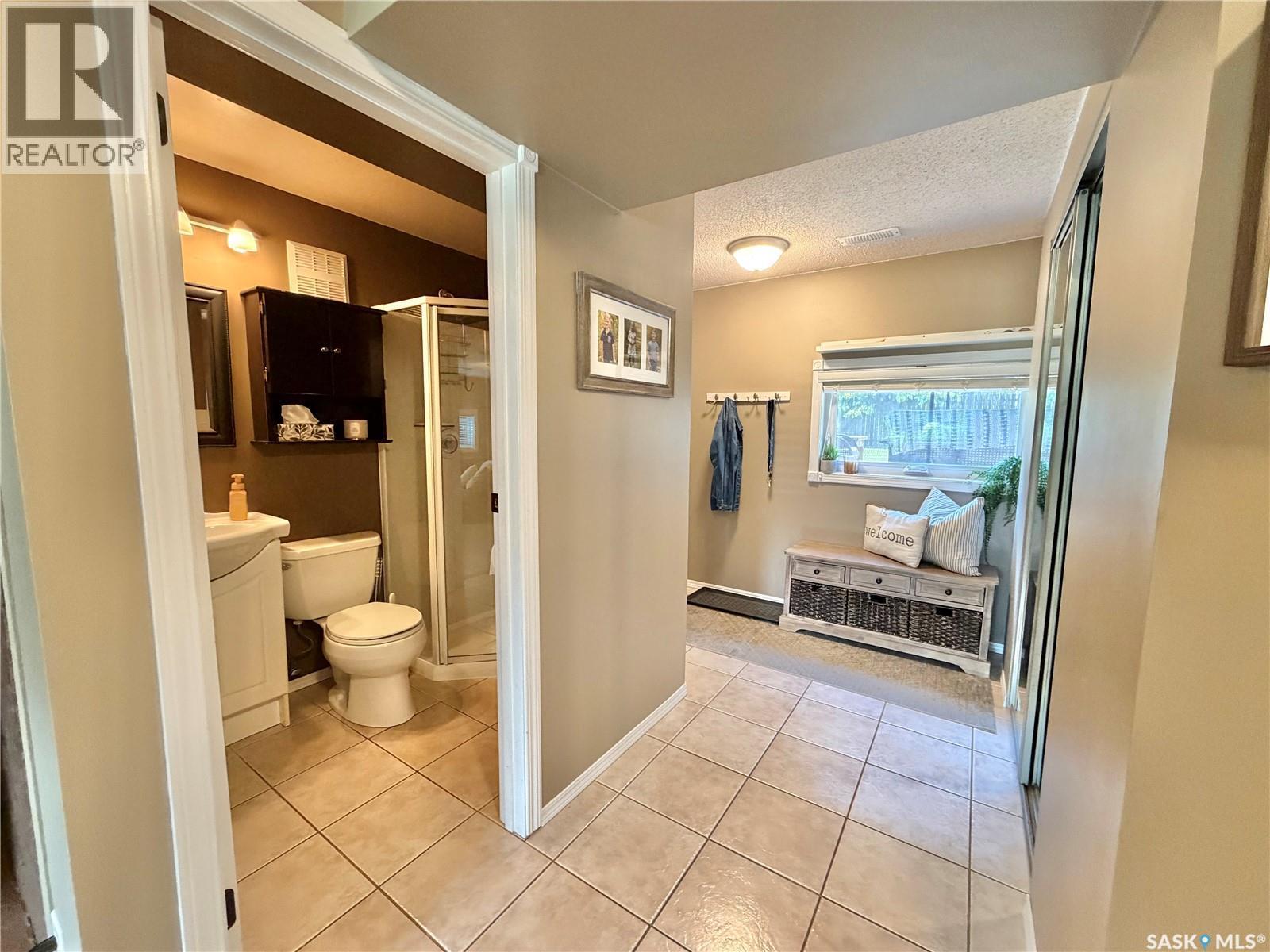 9 Gibson Bay, Yorkton, SK - Indoor Photo Showing Bathroom