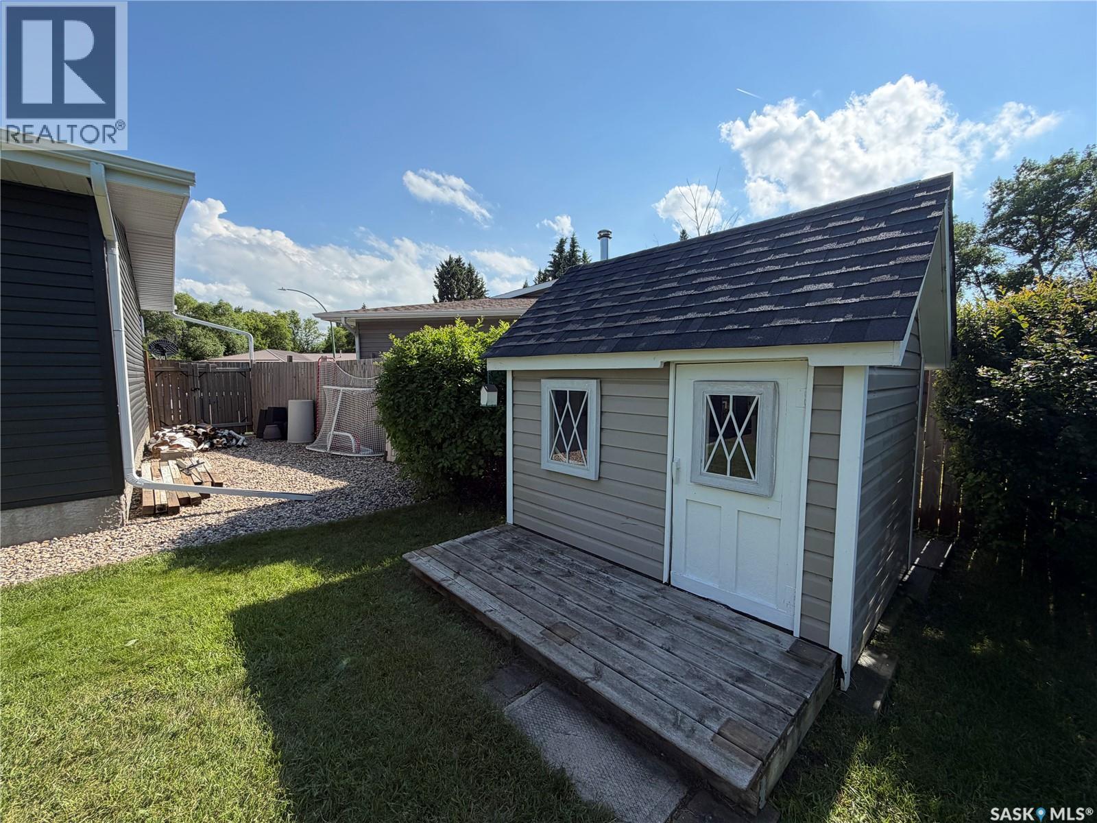 9 Gibson Bay, Yorkton, SK - Outdoor