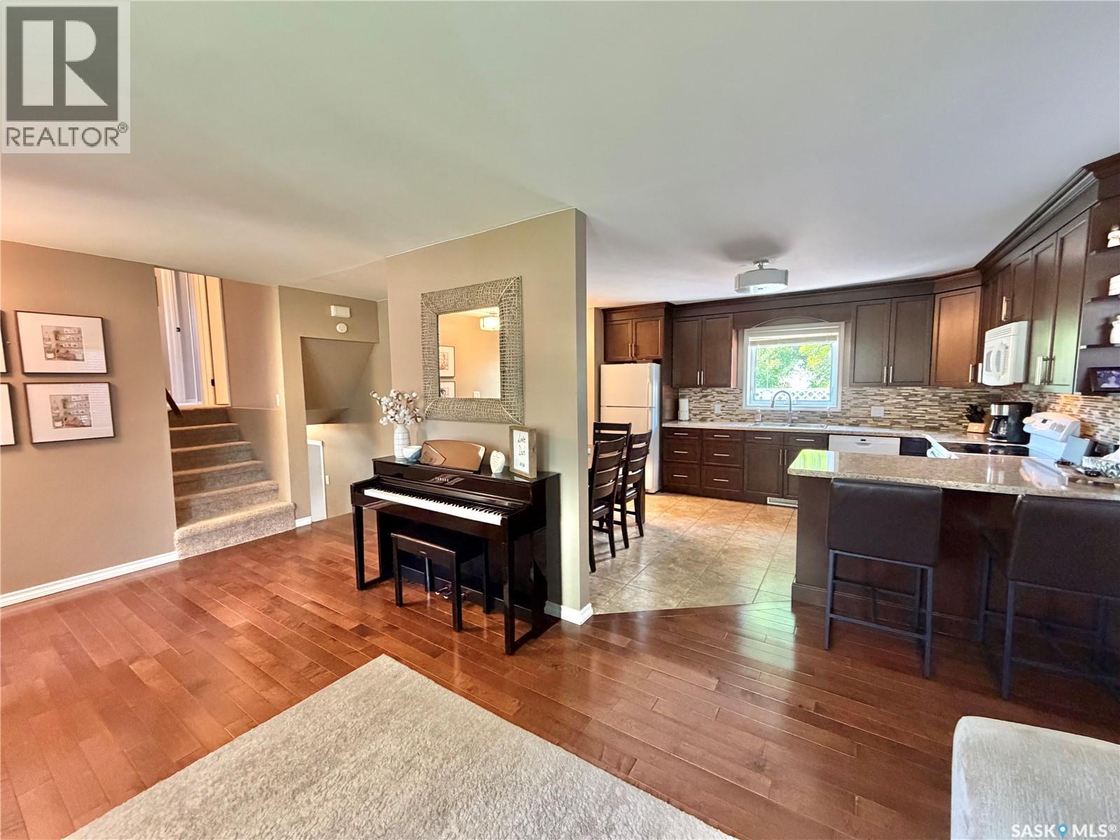9 Gibson Bay, Yorkton, SK - Indoor
