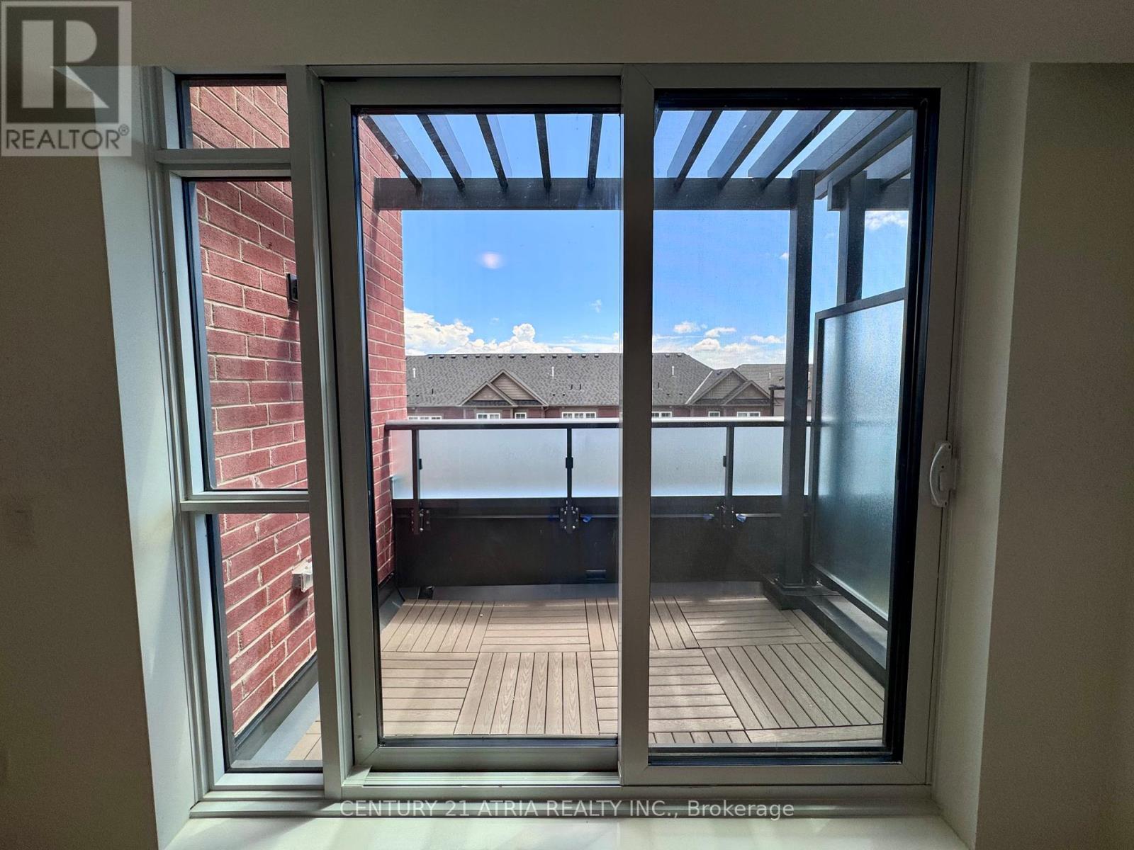 28 Alpine Symphony Path, Oshawa, ON - Indoor Photo Showing Other Room