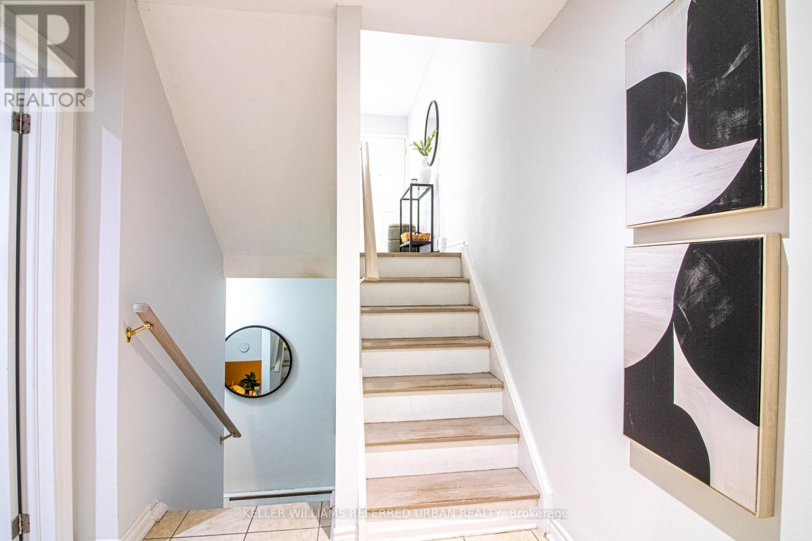 60 Springfair Avenue, Aurora, ON - Indoor Photo Showing Other Room