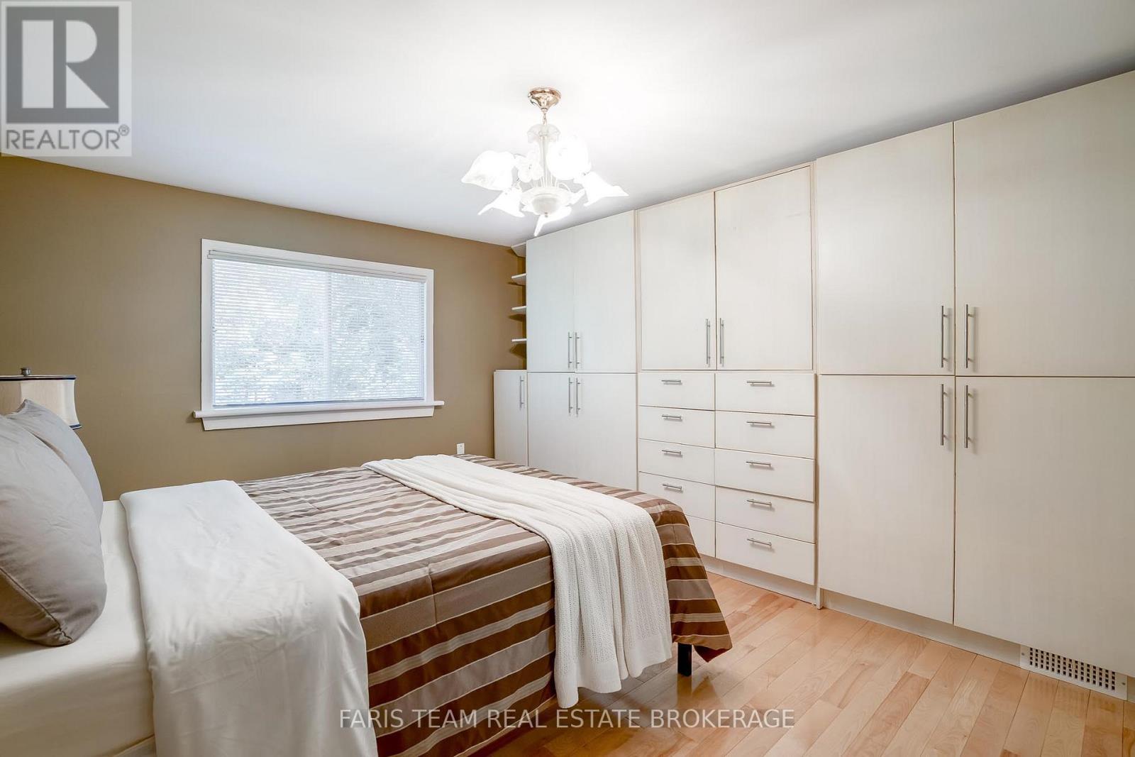 1787 Champlain Road, Tiny, ON - Indoor Photo Showing Bedroom