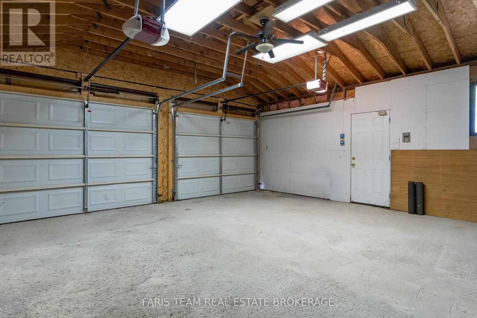 1787 Champlain Road, Tiny, ON - Indoor Photo Showing Garage