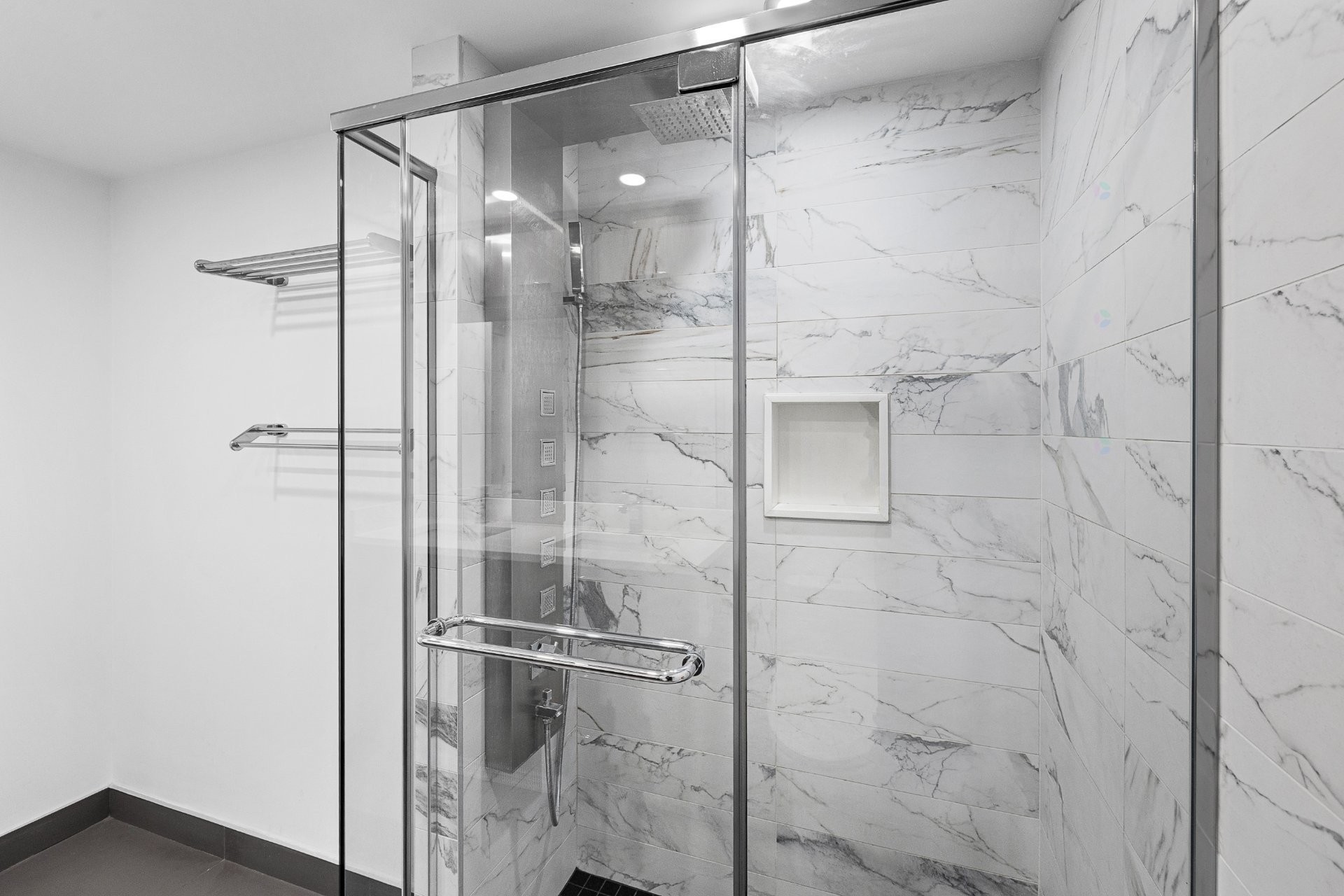 Master Bathroom - 3046 Le Boulevard, Montréal (Ville-Marie), QC - Indoor Photo Showing Bathroom