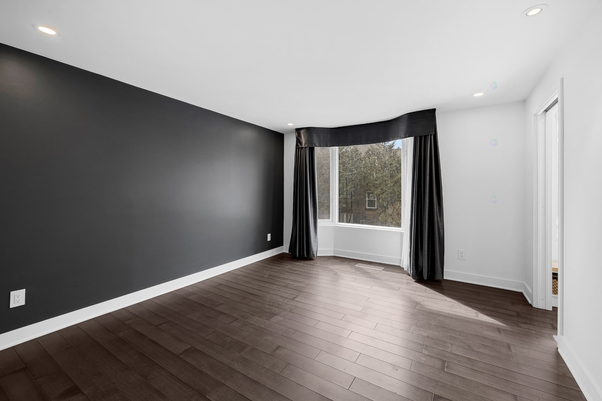 Master Bedroom - 3046 Le Boulevard, Montréal (Ville-Marie), QC - Indoor Photo Showing Other Room