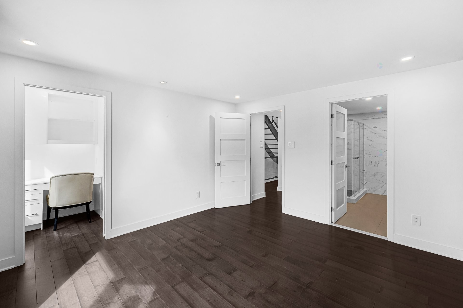 Master Bedroom - 3046 Le Boulevard, Montréal (Ville-Marie), QC - Indoor Photo Showing Other Room
