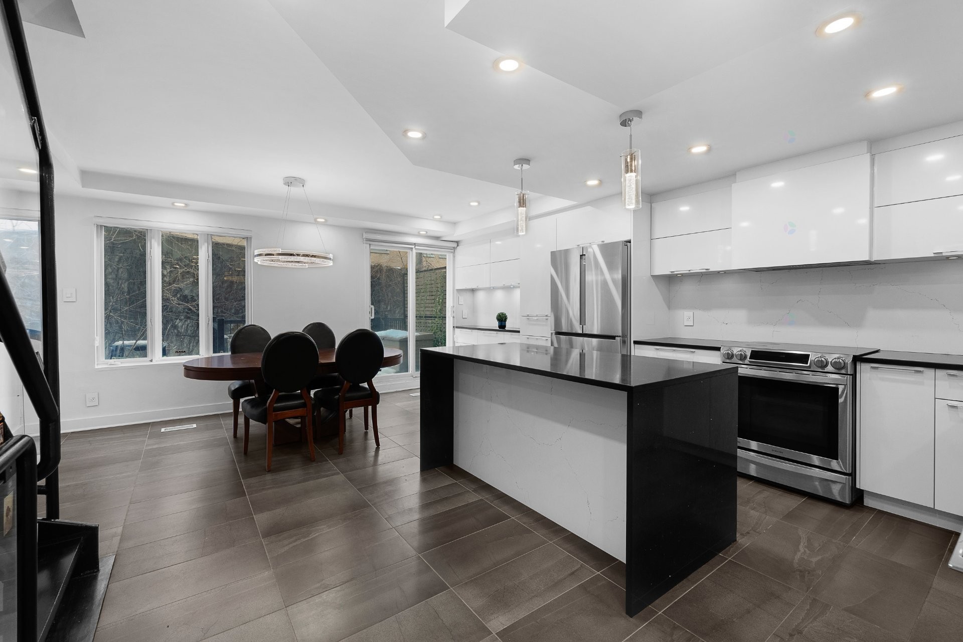Kitchen - 3046 Le Boulevard, Montréal (Ville-Marie), QC - Indoor Photo Showing Kitchen With Upgraded Kitchen