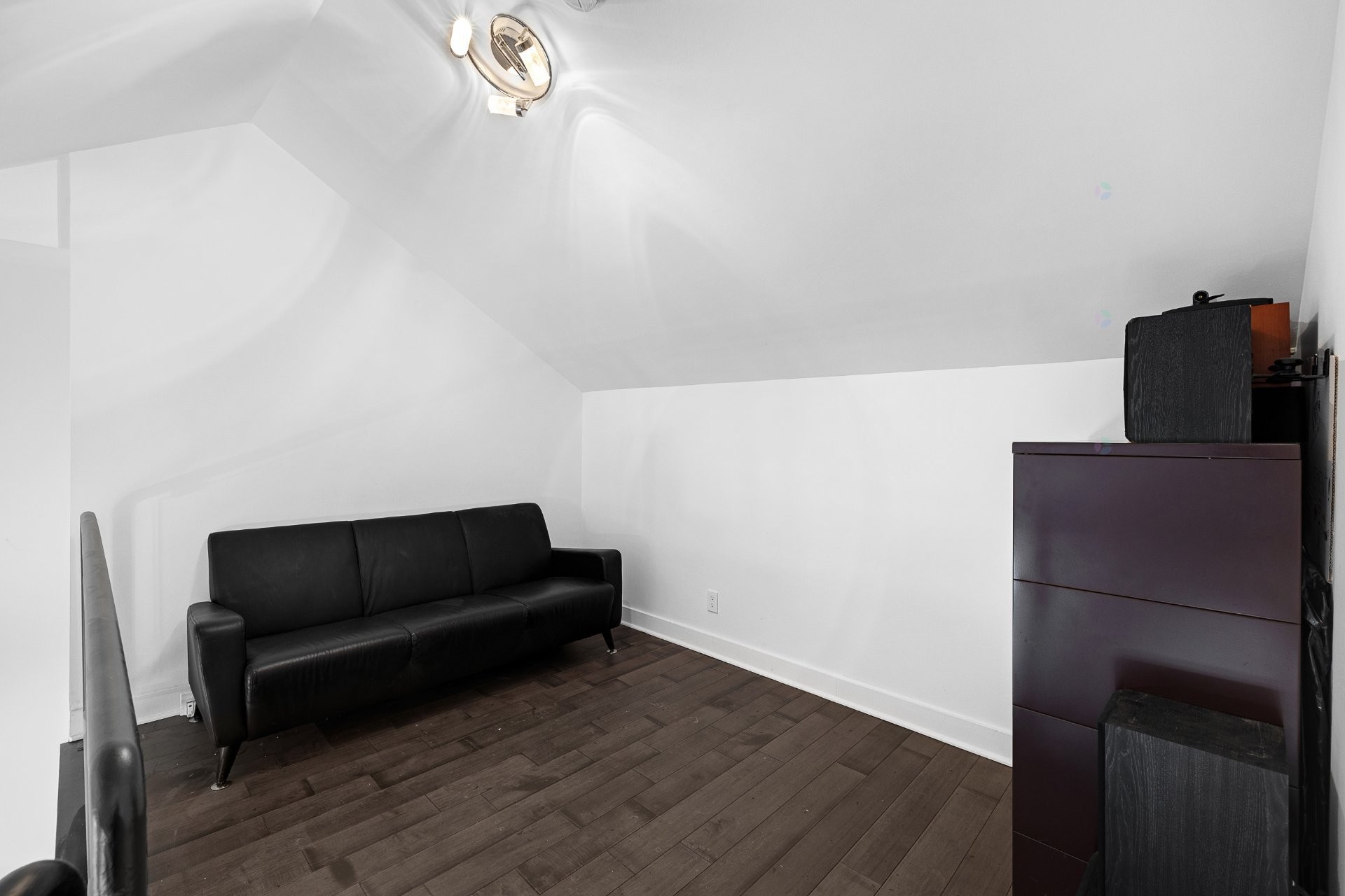 Mezzanine - 3046 Le Boulevard, Montréal (Ville-Marie), QC - Indoor Photo Showing Other Room