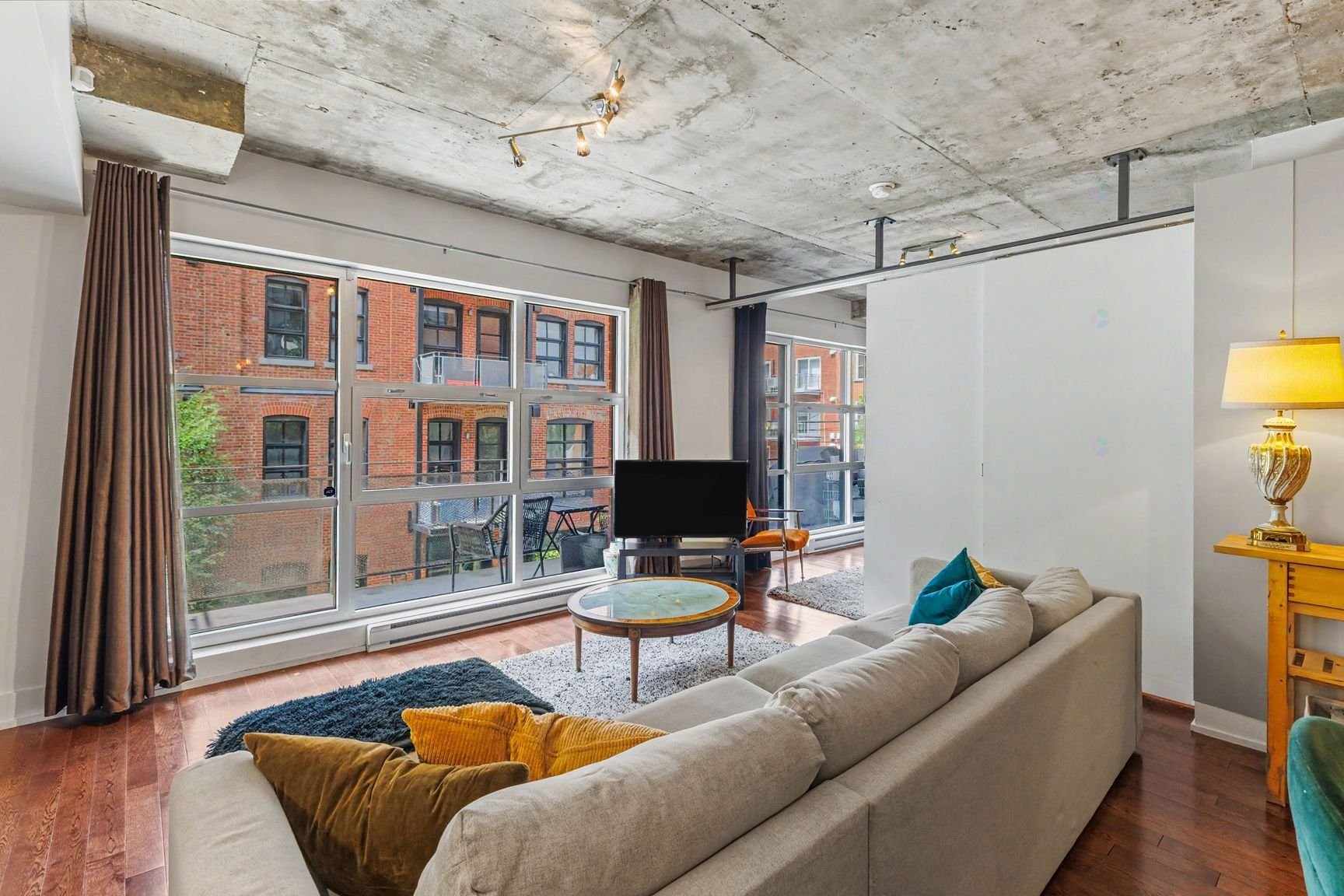 Salon - 206-2015 Av. Aird, Montréal (Mercier/Hochelaga-Maisonneuve), QC - Indoor Photo Showing Living Room