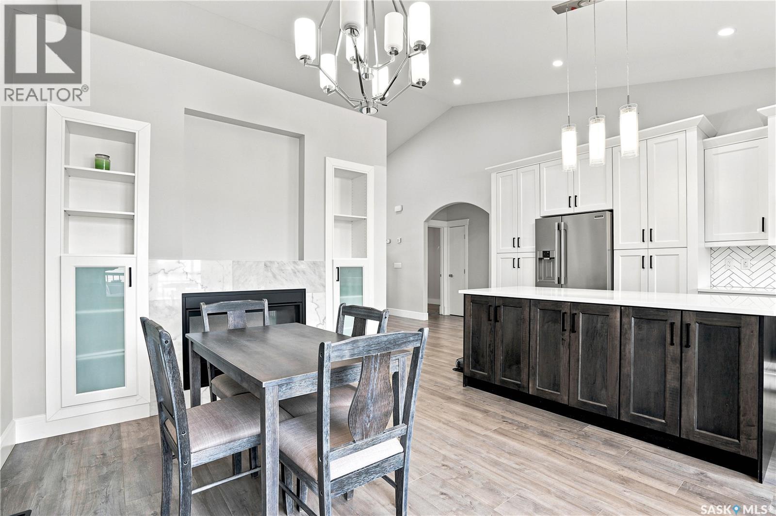 670 Fast Crescent, Saskatoon, SK - Indoor Photo Showing Dining Room