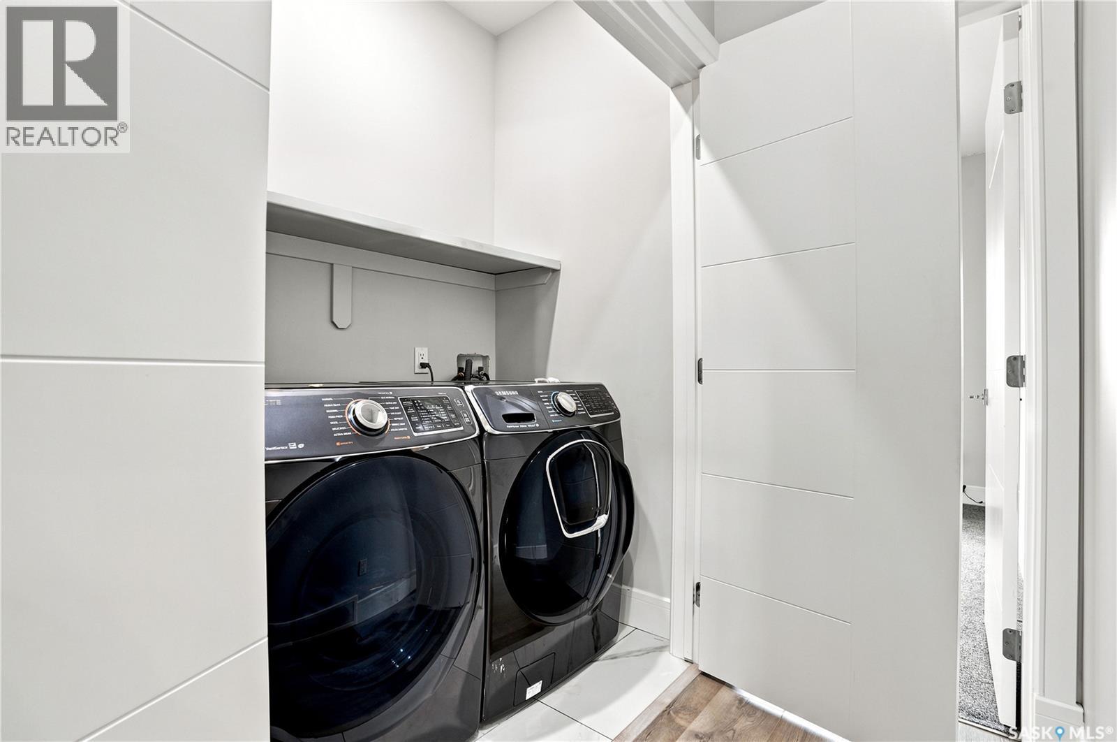 670 Fast Crescent, Saskatoon, SK - Indoor Photo Showing Laundry Room