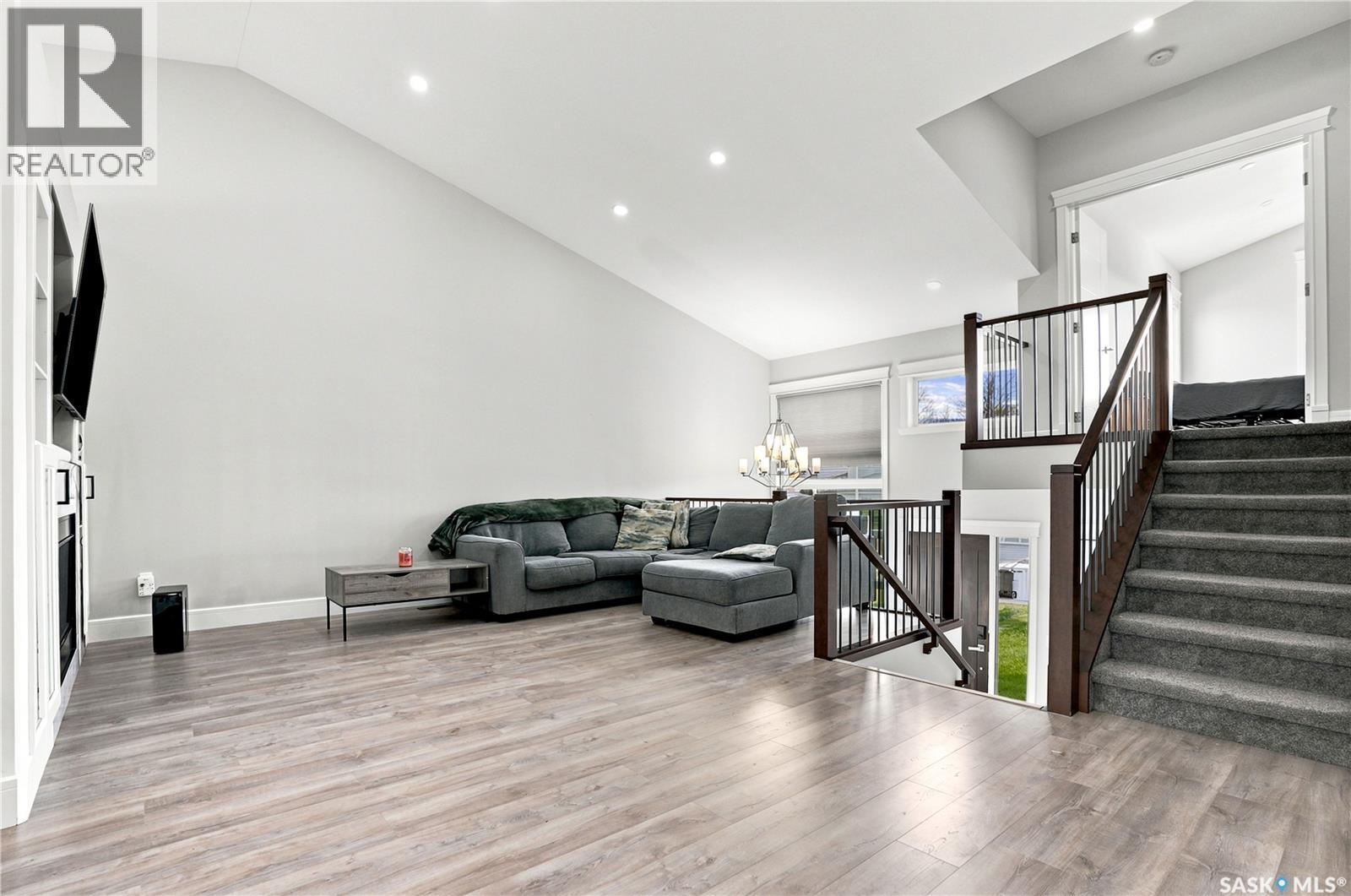 670 Fast Crescent, Saskatoon, SK - Indoor