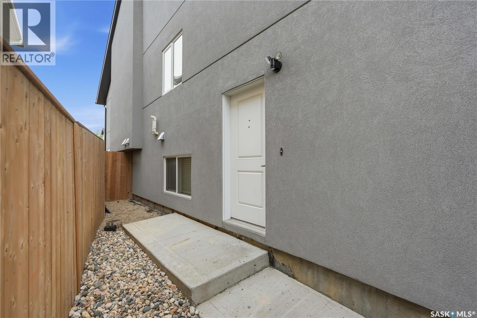 670 Fast Crescent, Saskatoon, SK - Photo Showing Other Room