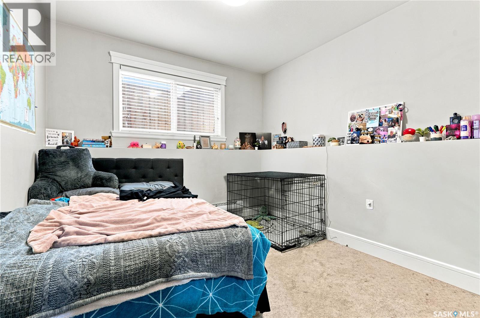 670 Fast Crescent, Saskatoon, SK - Indoor Photo Showing Bedroom