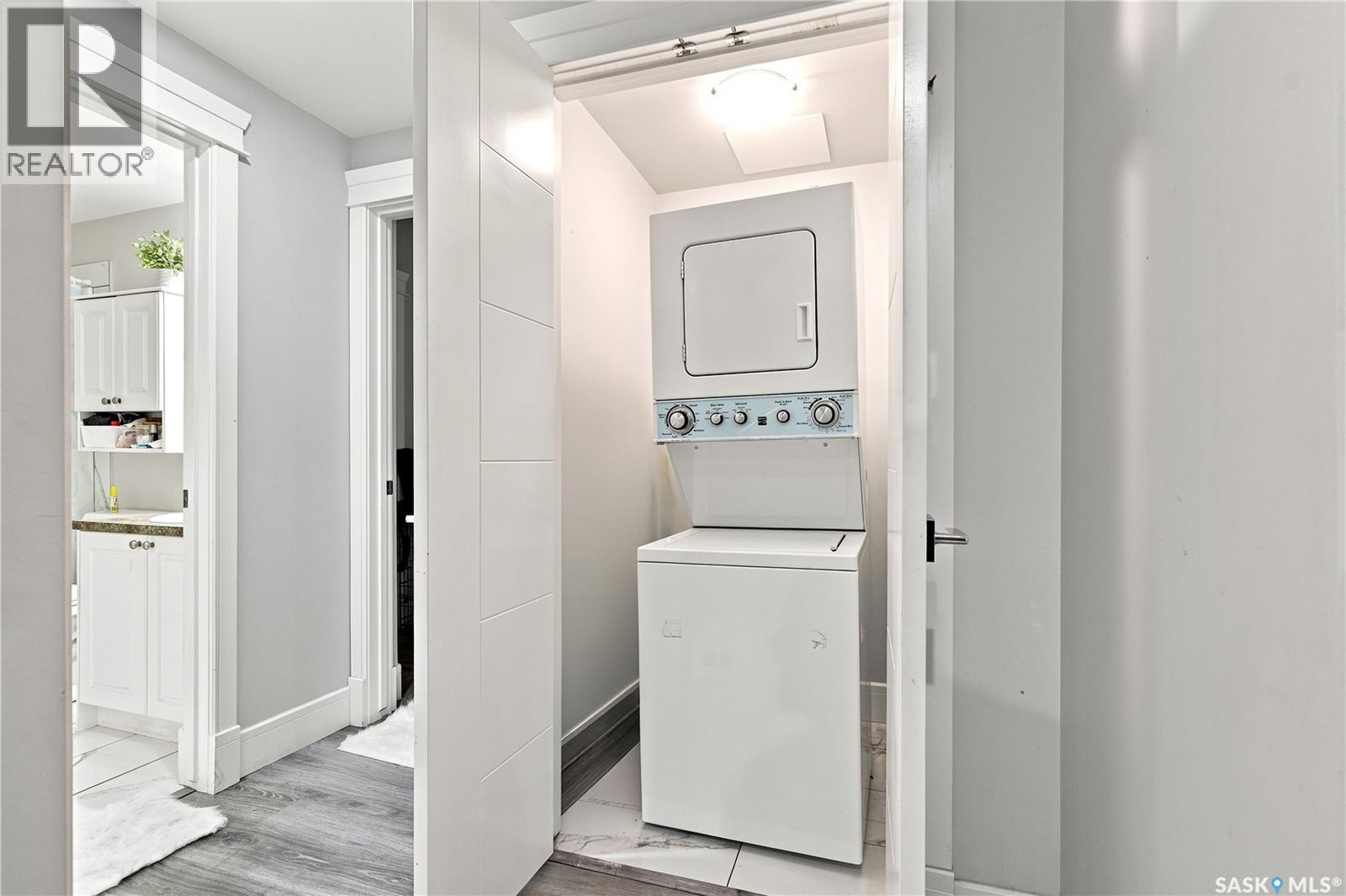 670 Fast Crescent, Saskatoon, SK - Indoor Photo Showing Laundry Room