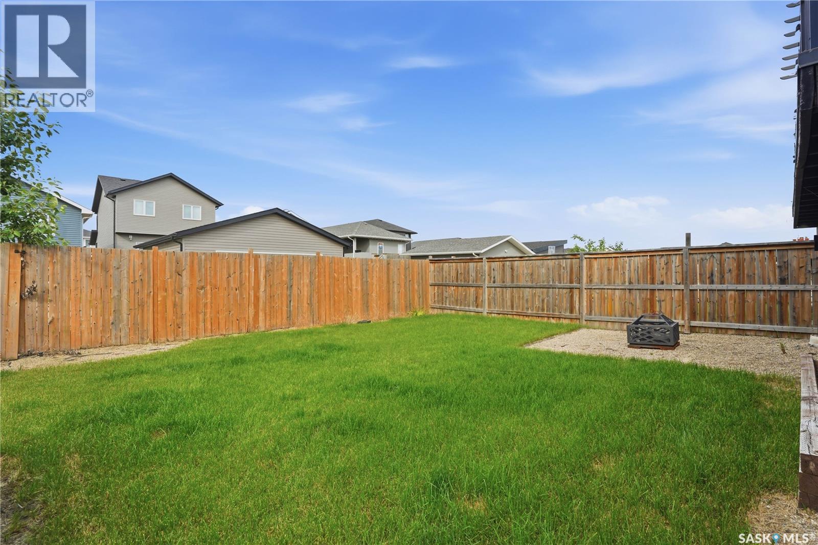 670 Fast Crescent, Saskatoon, SK - Outdoor