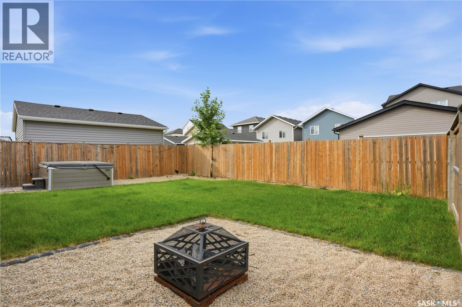 670 Fast Crescent, Saskatoon, SK - Outdoor